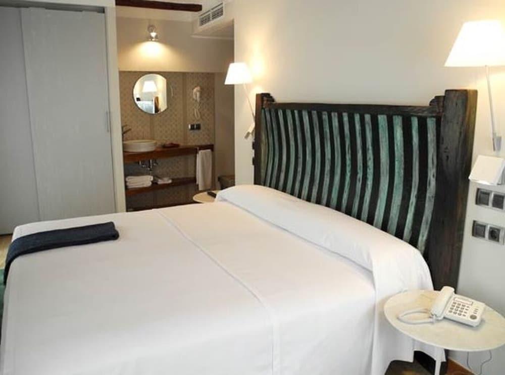 Hospederia Chapitel Hotel Estella Eksteriør billede